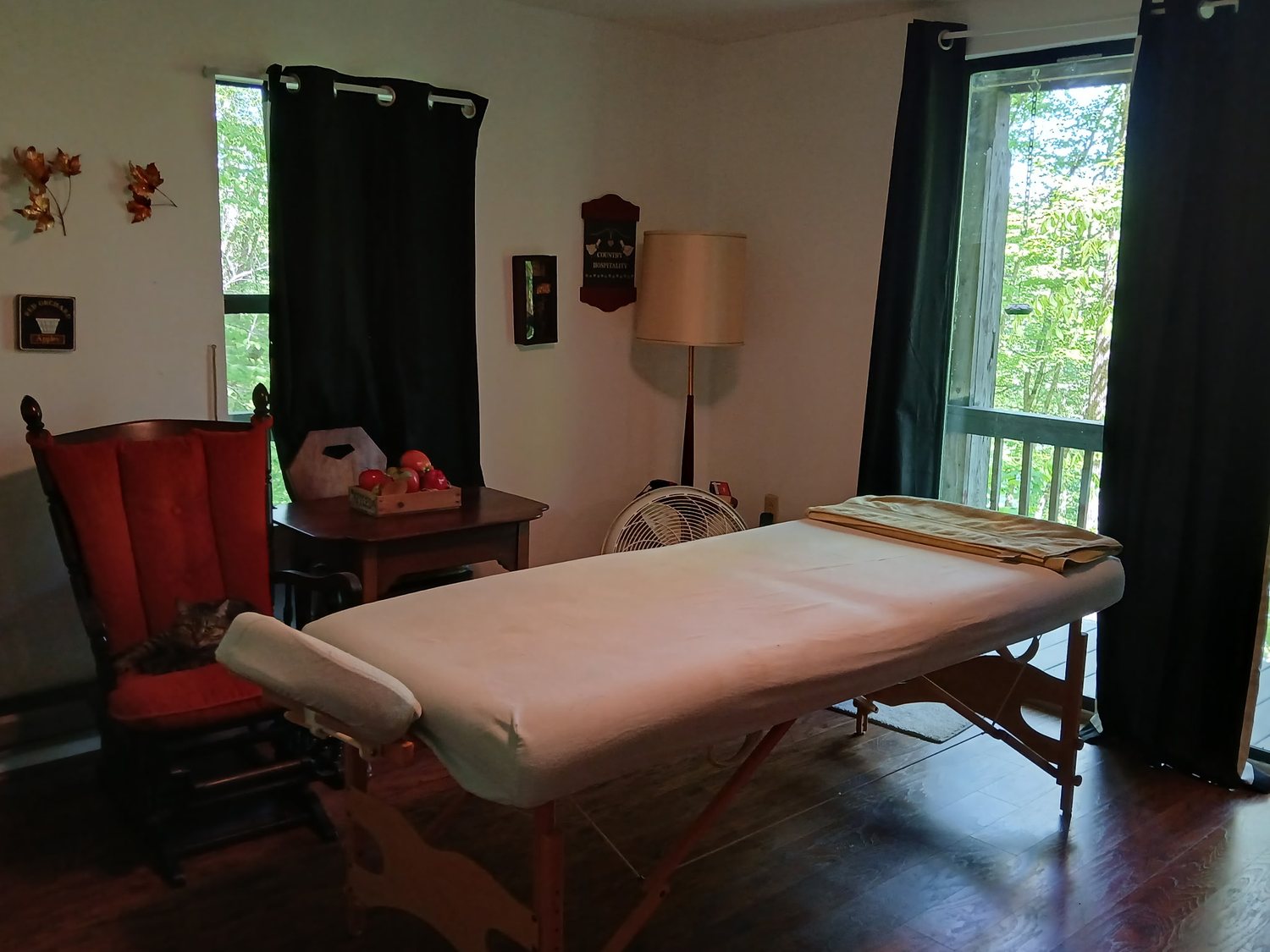 Massage table